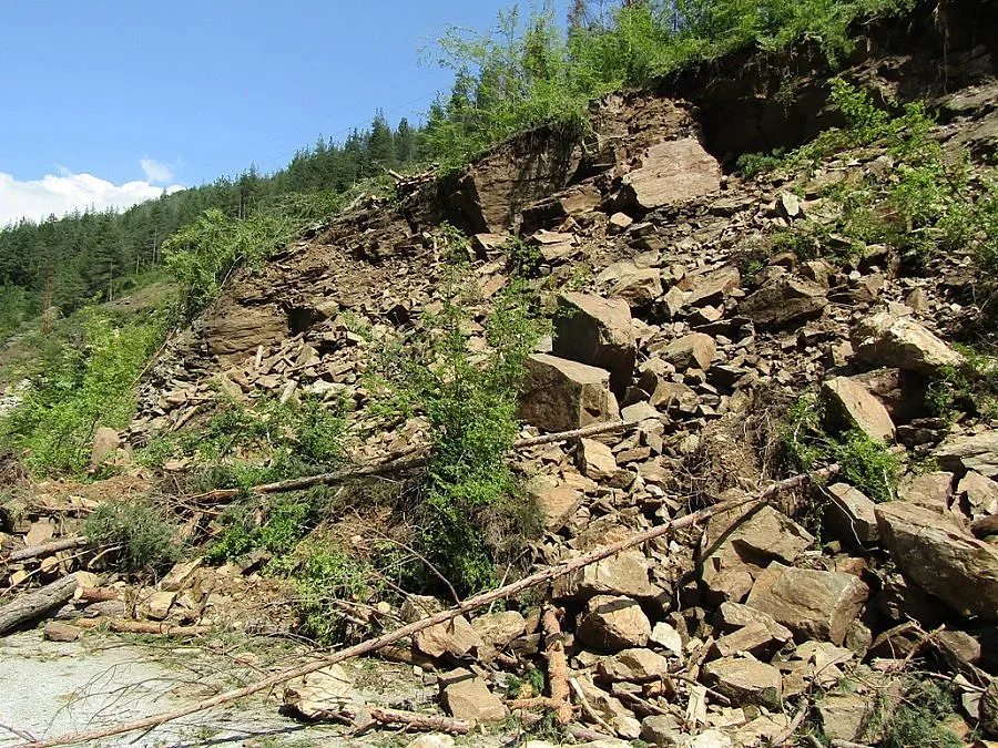 В неделя пускат едната лента на пътя Смолян-Мадан