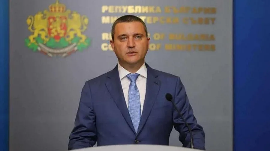 Работливите чиновници с по-високи заплати /ОБЗОР/