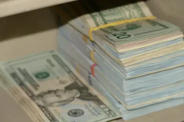 Още трима задържани и 500 хил. лв. конфискувани по разследването срещу Арабаджиеви