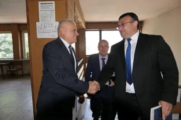 Валентин Радев е доволен, че приемникът му е човек от системата