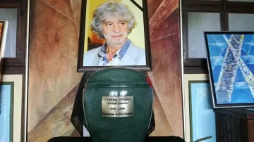 Чирпан си взима последно сбогом с художника Никола Манев