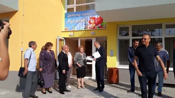 Просветният министър: Ремонтите няма да попречат на началото на учебната година