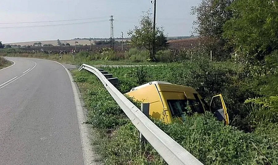 Вицепрезидентът Йотова посети в болница пострадалите в катастрофа в разградско