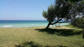 Очаква ни хубаво и топло време, край морето ще превали