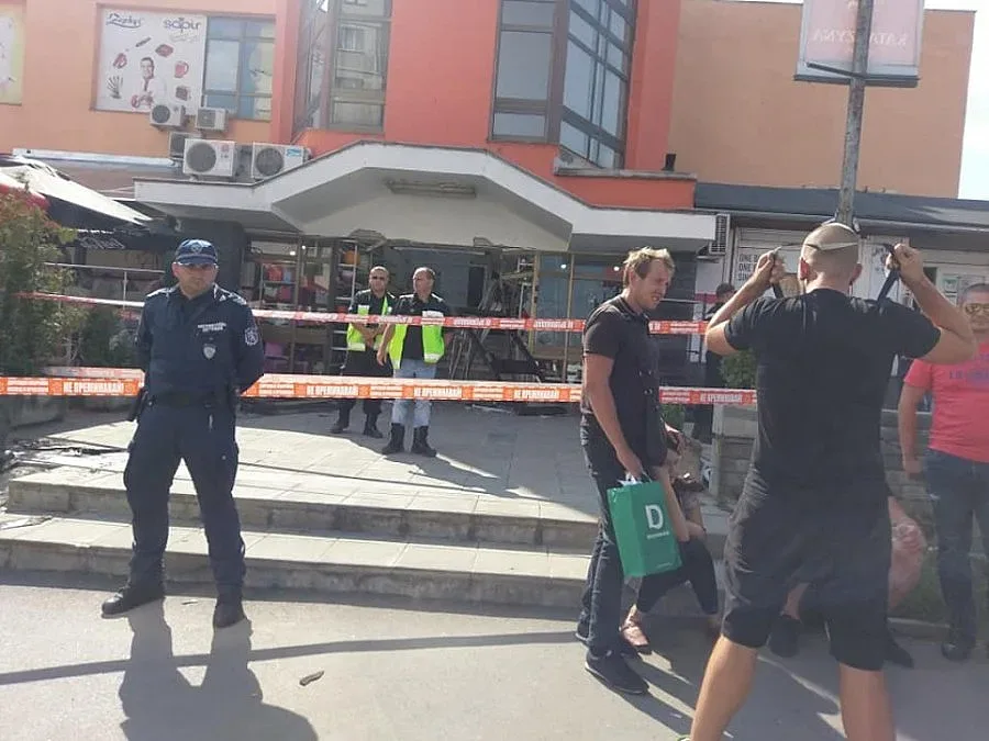 Пиян шофьор се вряза в търговски обект в Овча купел