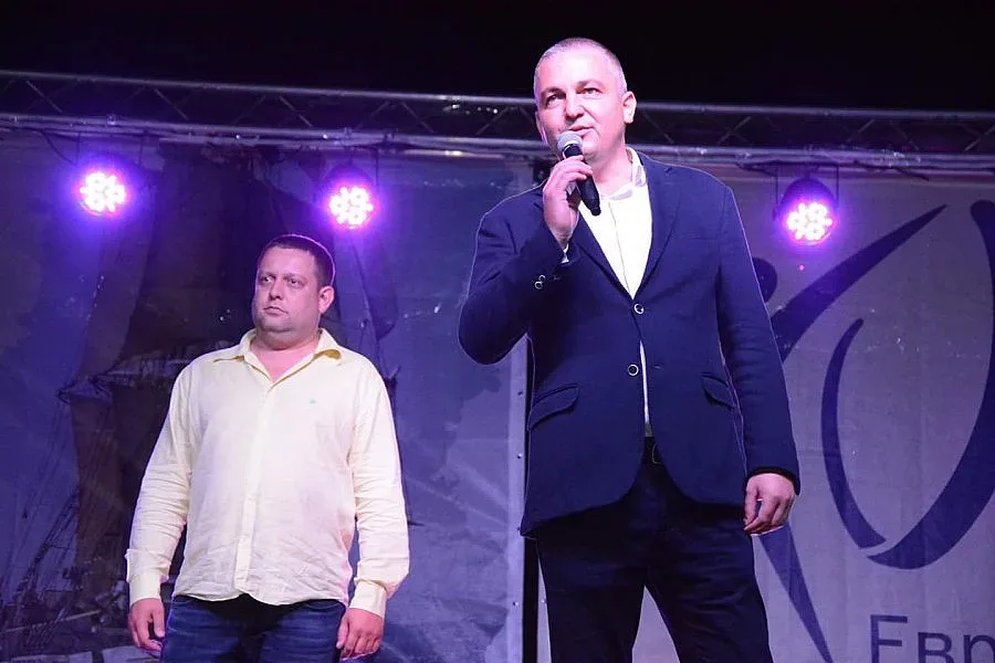 "Най-дългата вечеря на плажа" в Аспарухово събра стотици варненци