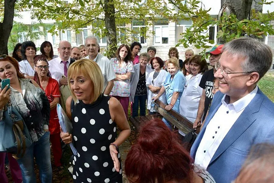 Мая Манолова ще помага за решаване на проблемите на болницата във Враца