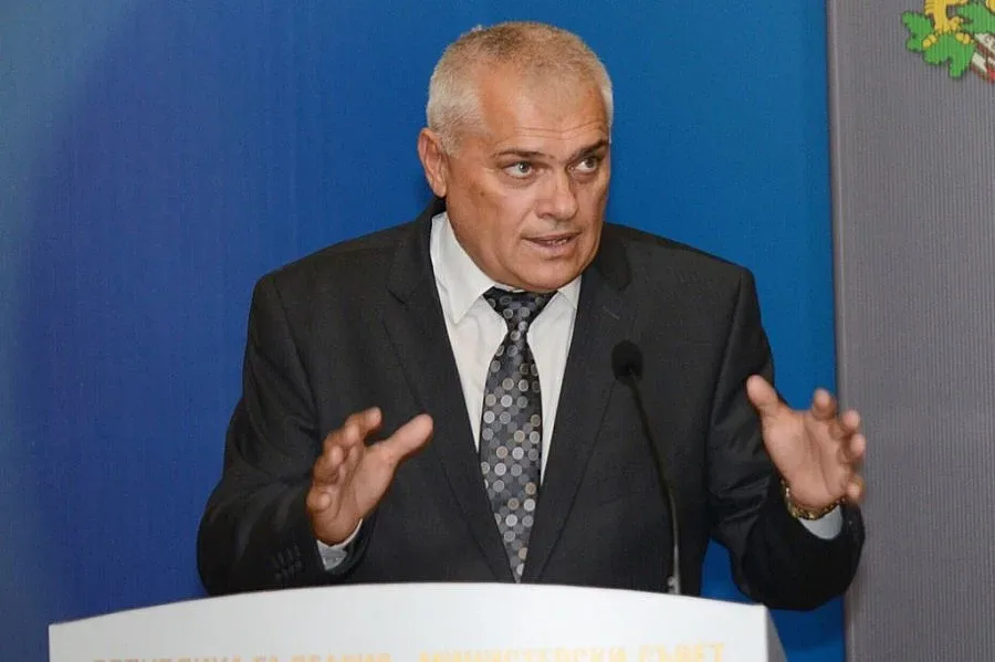 Валентин Радев: Подадохме си оставките, има капитан, който решава