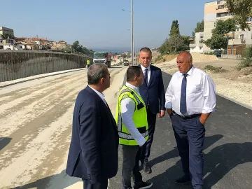 Премиерът инспектира големи строежи и ремонти във Варна