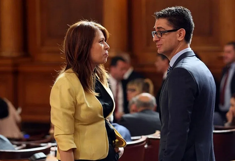 Воля подкрепя решението на министрите да поемат отговорност с оставки