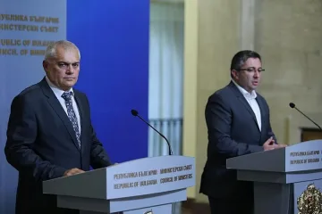 Министрите чакали от неделя до днес, за да подадат оставките си