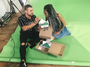 Джулиана Гани похапва здравословно заедно с мъжа си