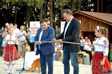 Вълчи дол зарадва гражданите си с нов басейн