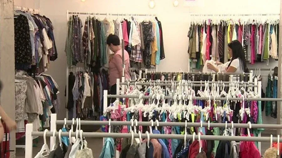 Заради нова екотакса: Ще поскъпнат ли дрехите втора употреба?