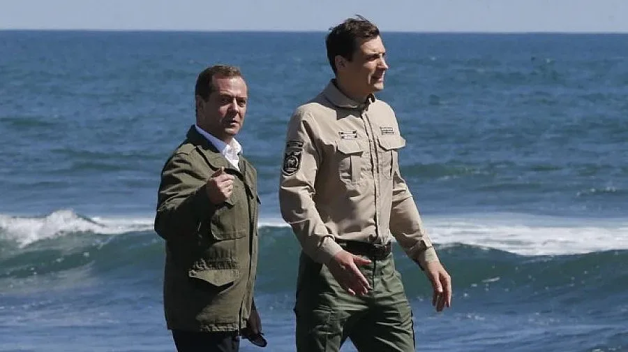 Изчезва руският премиер Медведев заради тайнствена спортна травма