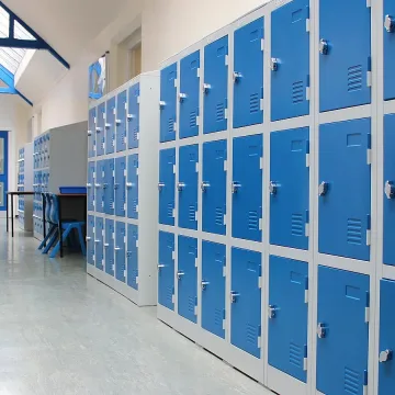 МОН: Осигурени са над 2 млн. лева за ученически шкафчета