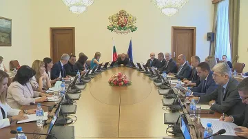 Кабинетът приема мерки за влизането ни в чакалнята на еврозоната и в Банковия съюз