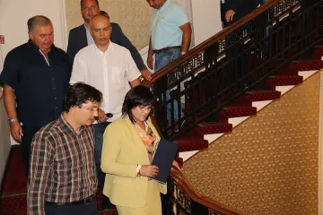 БСП поиска извънредно заседание на парламента за "Олимпик" и Търговския регистър