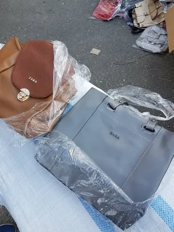 Фалшиви чанти и дрехи задържаха на столичната митница