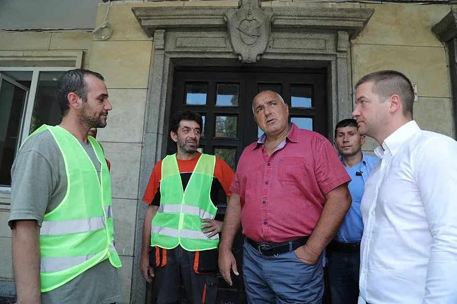 Премиерът: Ще помогнем на клиентите на фалиралата застрахователна компания