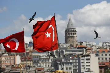 Стандарт енд Пуърс и Мудис понижиха кредитния рейтинг на Турция