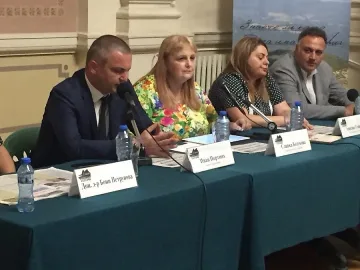 Започна дискусията на в. "Стандарт" "Чудесата на България" в морската столица