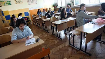 Учениците в 11 и 12 ще изучават нов предмет - Гражданско образование