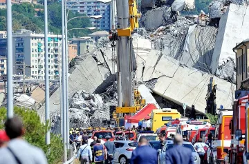 ТРАГЕДИЯТА В ГЕНУА: Продължава спасителната операция при рухналия виадукт 