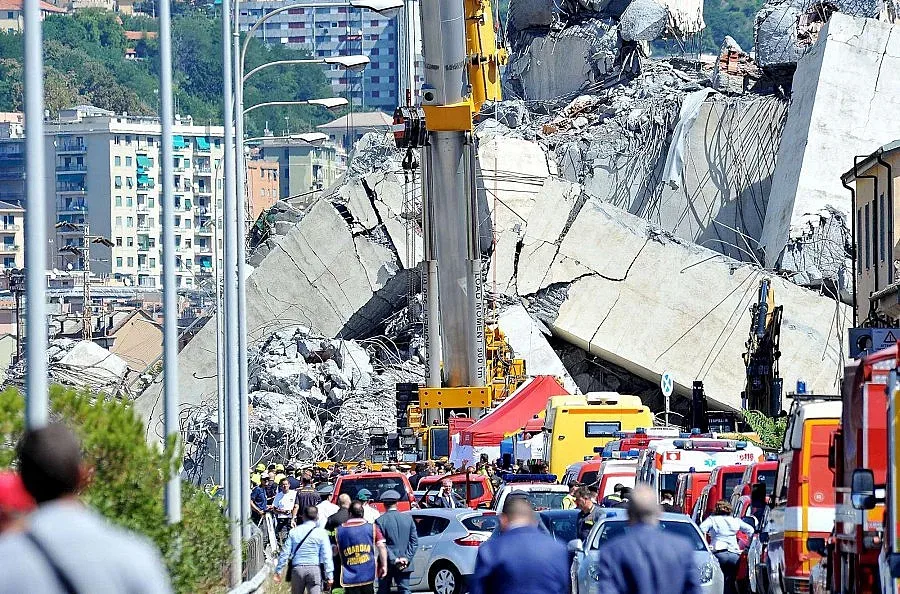 ТРАГЕДИЯТА В ГЕНУА: Продължава спасителната операция при рухналия виадукт