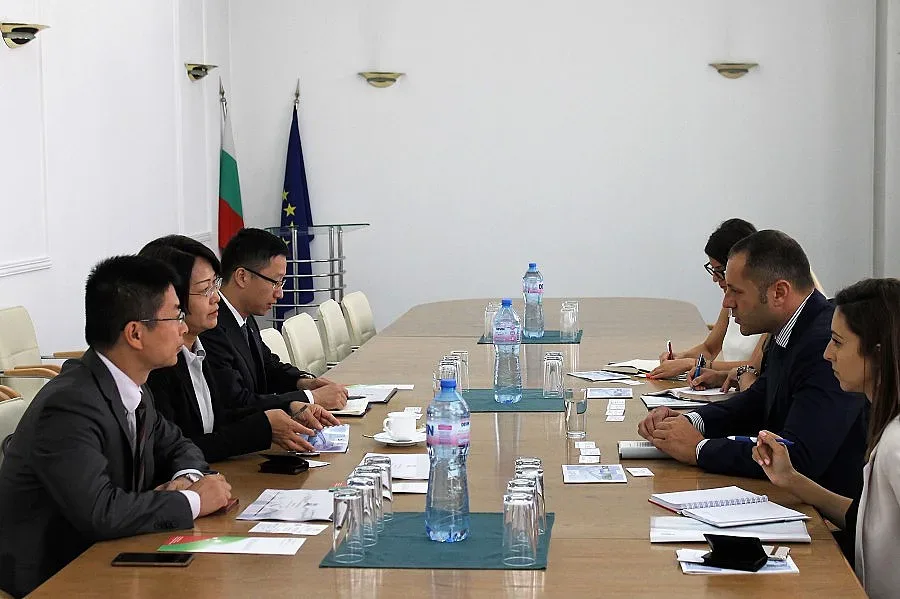 Китайски фонд ще инвестира 1 млрд. долара в Централна и Източна Европа