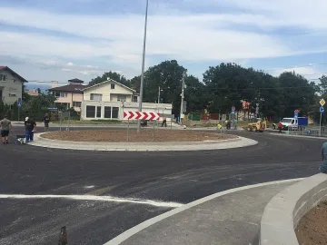 Откриха новоизградено кръгово кръстовище в кв. Драгалевци