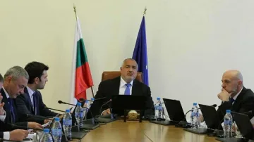 Заради кризата с ТР: Правим единно хранилище на данните от всички регистри