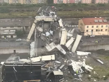 ТРАГЕДИЯТА В ГЕНУА: Загиналите са най-малко 30