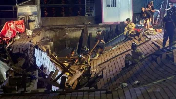 Петима, сред които и деца, са тежко ранени след срутване на платформа на музикален фестивал