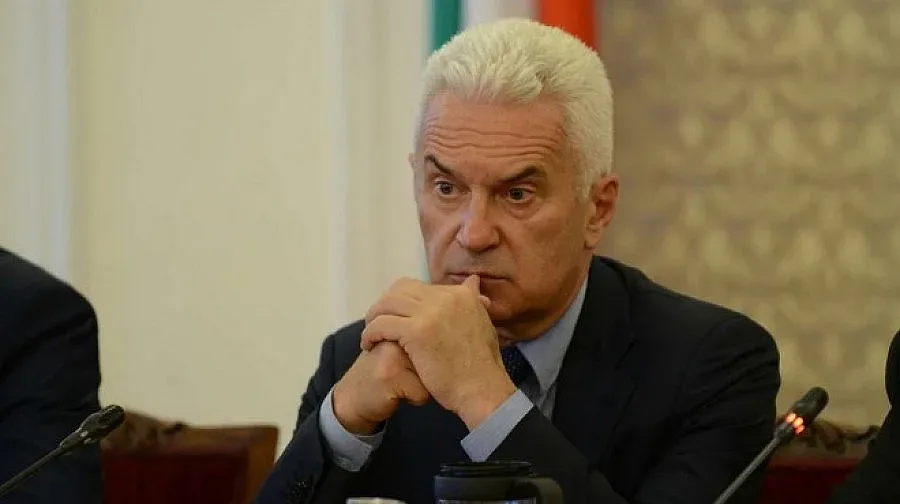 Волен Сидеров за "Стандарт": Няма смисъл да сменяме терена след 80 века