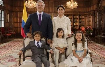 Новият президент на Колумбия очарова света с прекрасното си семейство 