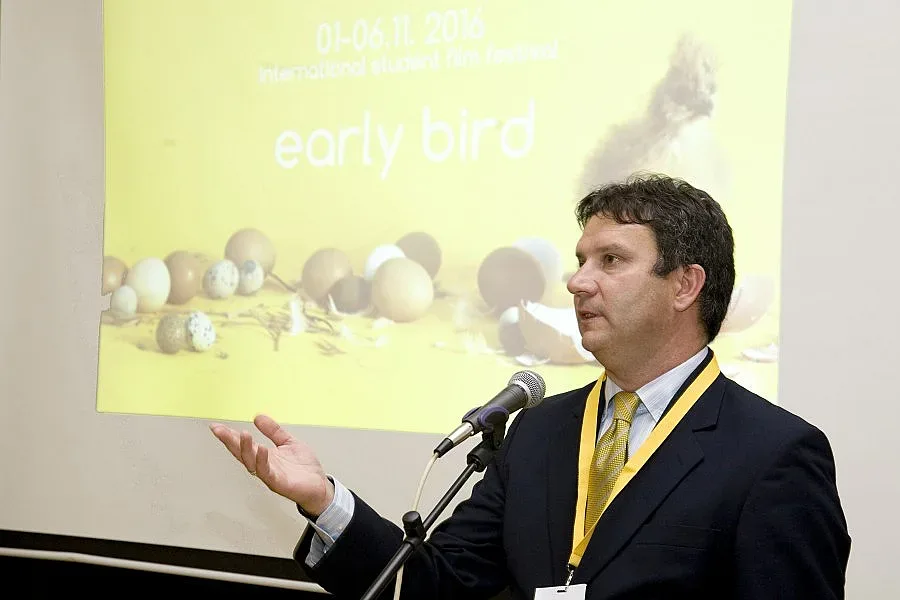 Половината ни таланти вече остават у нас