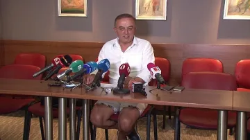 Несрин Узун се оплака, че станали жертва на добротата на Бенчо Бенчев