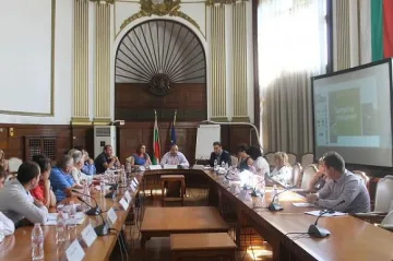 Земеделски експерти тръгват по оранжериите