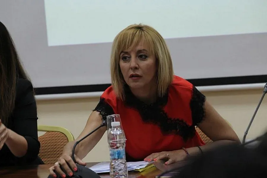 Мая Манолова очаква окончателните предложения за Закона за хората с увреждания