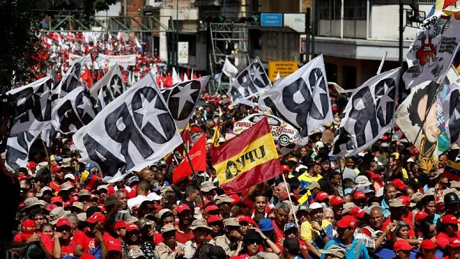 Многохиляден митигнг в подкрепа на Николас Мадуро