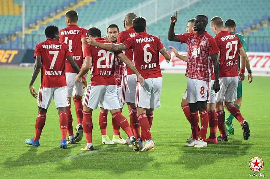 ЦСКА победи Дунав с 3:0, пак е водач в Първа лига