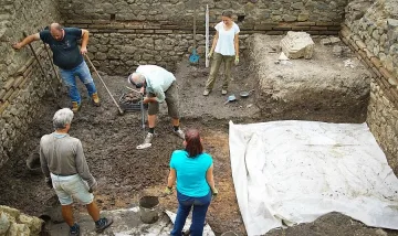 Фандъкова: На разкопките на пл. "Св. Неделя" е намерено злато 