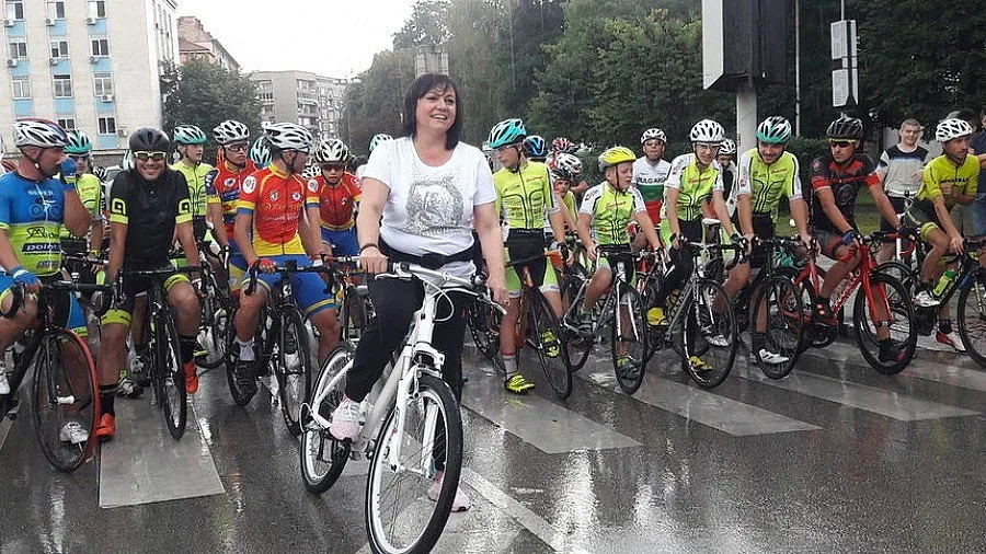 Novsport.com: Язди ли БСП федерацията по колоездене ?