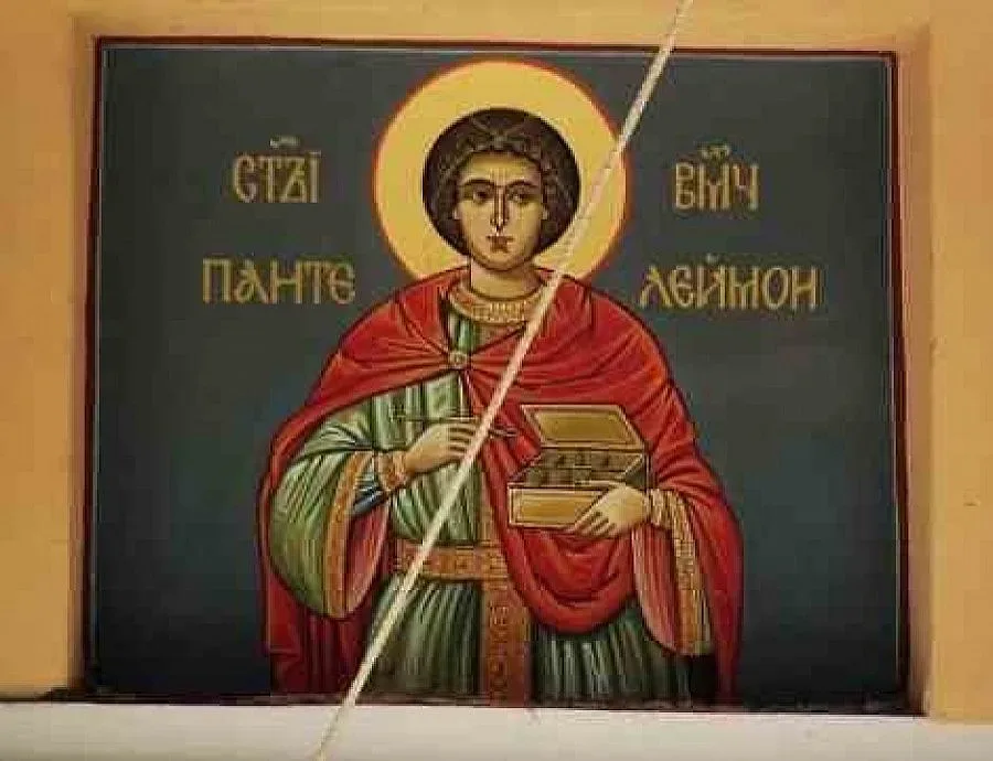 Св. Пантелеймон - лекар, получил дара на чудотворството