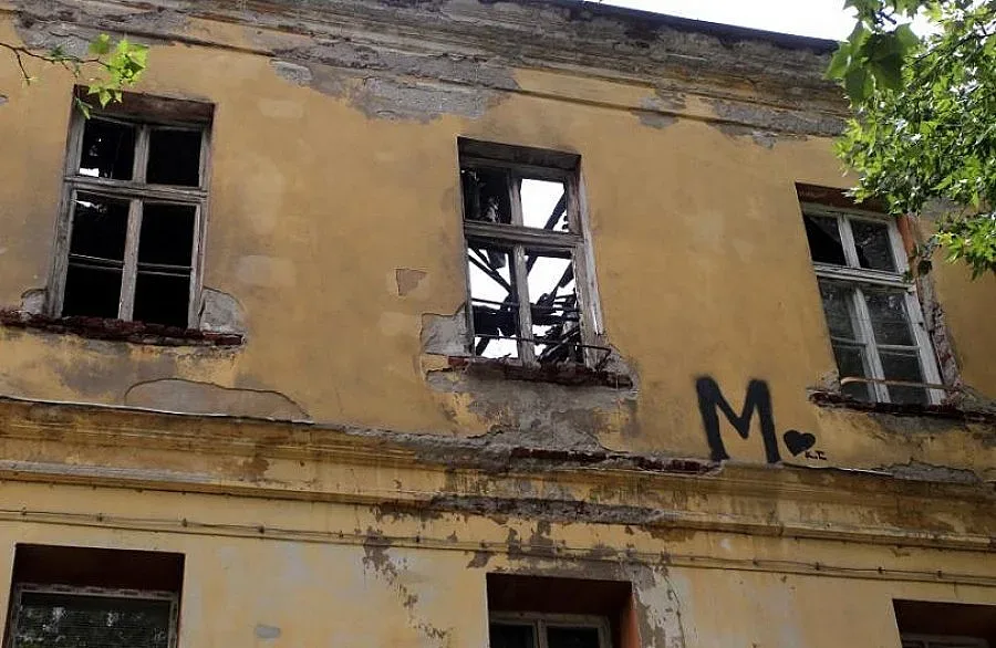 Борисов нареди бързи мерки за спасяване на „Царските конюшни“