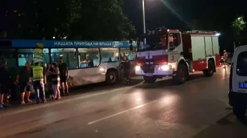 Жена направи забранен обратен завой и прати в кома моторист в Благоевград