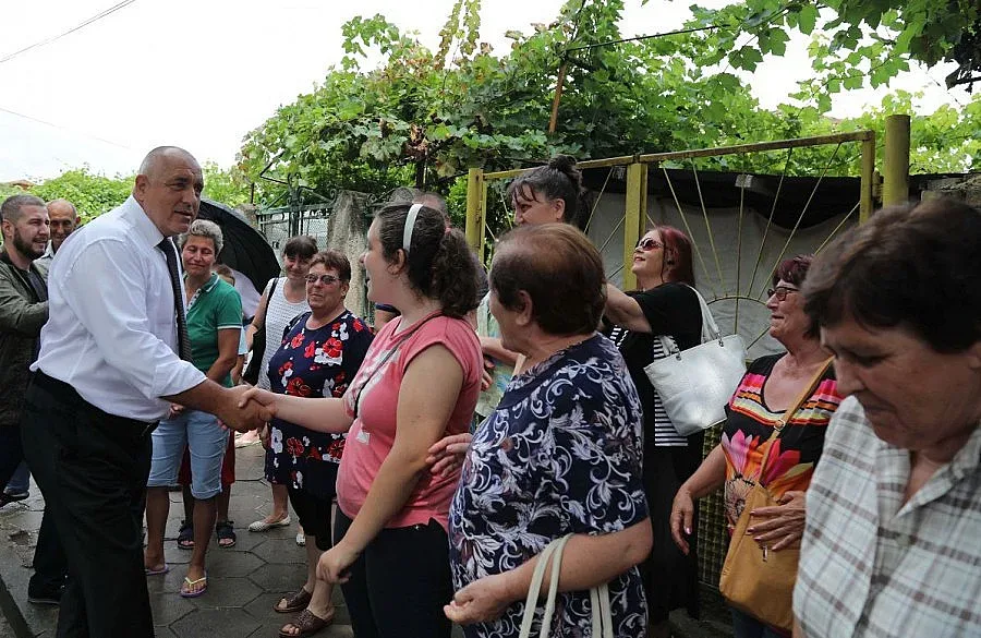 Правителството полага усилия за всеки един български град, заяви премиерът