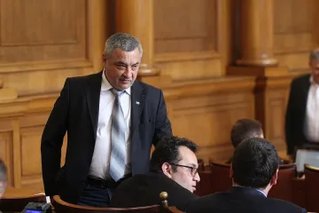 Валери Симеонов и Волен Сидеров спориха в парламентарния контрол
