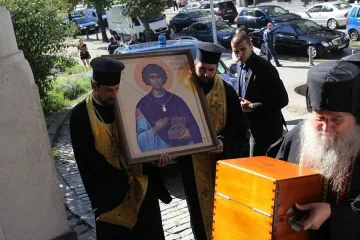 Църквата прославя Св. Пантелеймон и Св. Седмочисленици